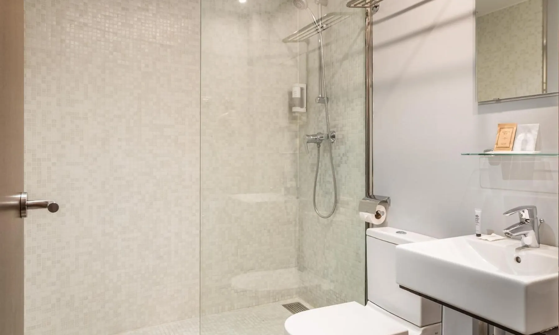 Hotel Madanis Liceo L'Hospitalet de Llobregat 3*,
