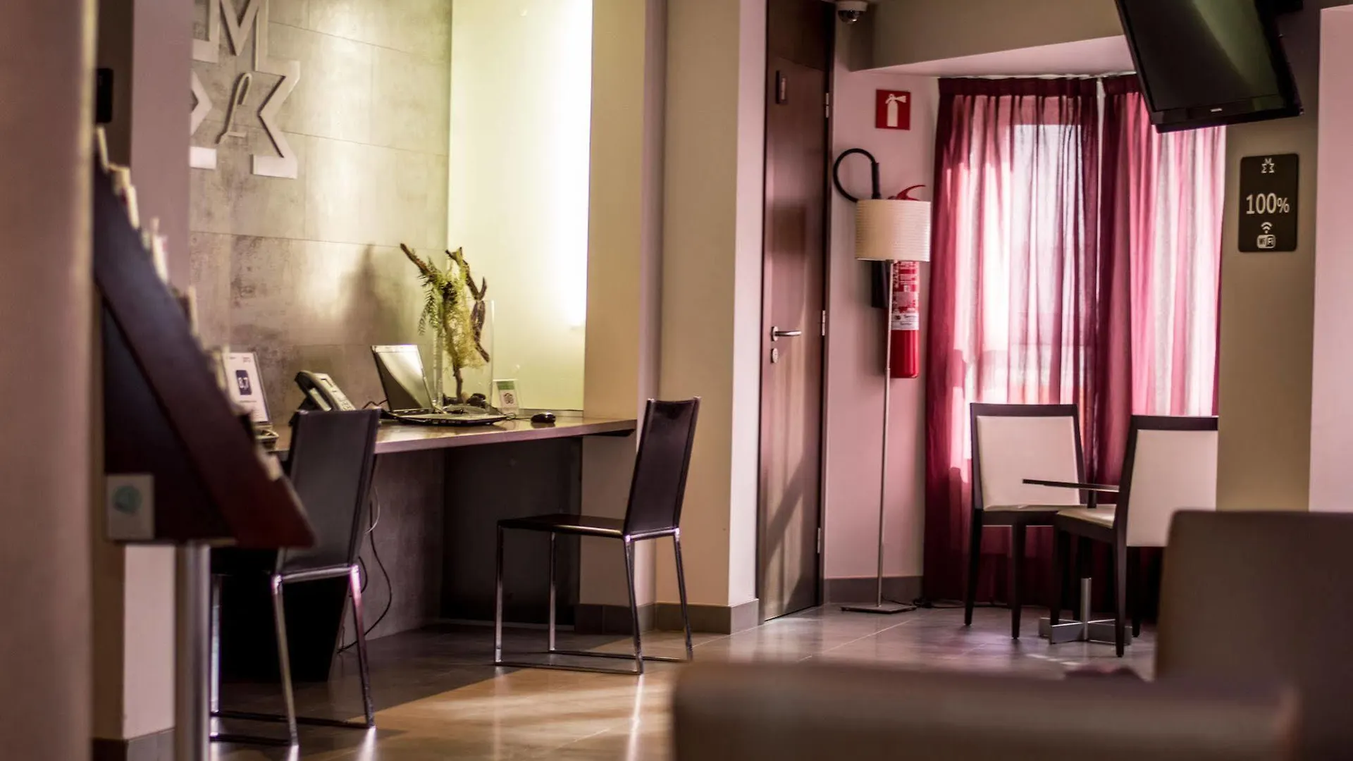 Hotel Madanis Liceo L'Hospitalet de Llobregat 3*,